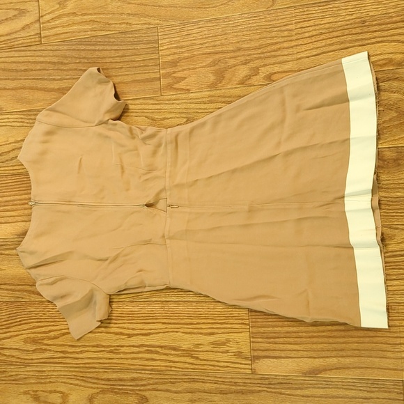 Tan A-line mini dress w/ small cutout Sandro size XS white raw hem fitted - Picture 5 of 6